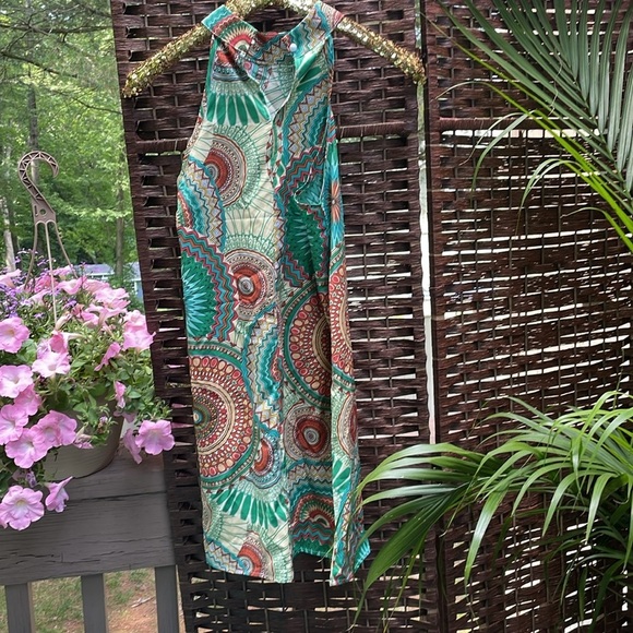 Small Green Retro Print Halter Dress - Picture 8 of 13